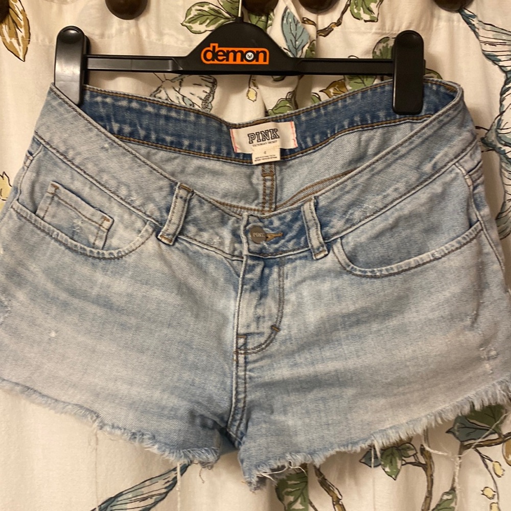 Victoria’s Secret PINK distressed denim shorts size 4